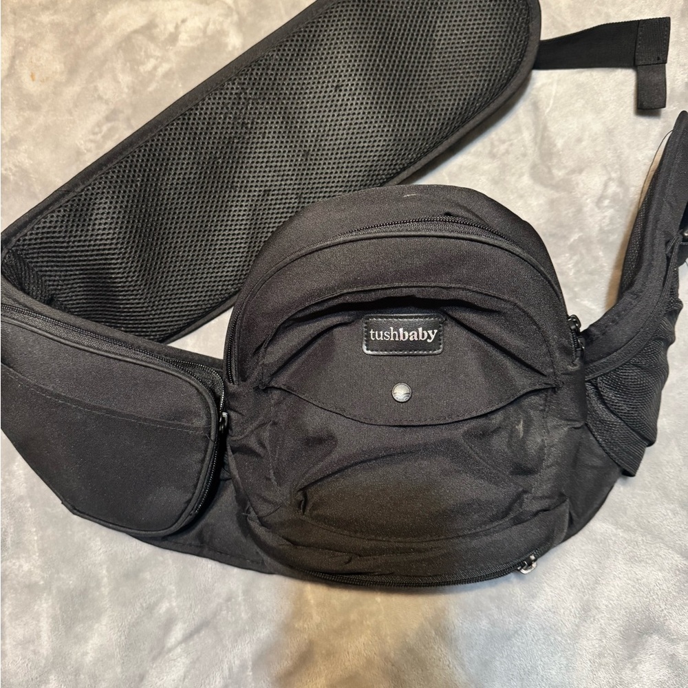 Tushbaby Hip Carrier *Like New